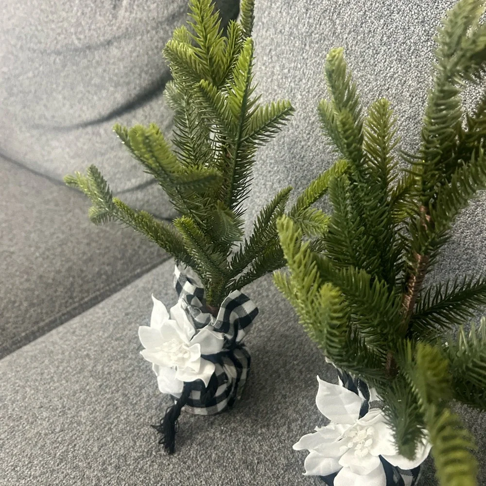 Artificial Pine Tree Set with Black and White Base